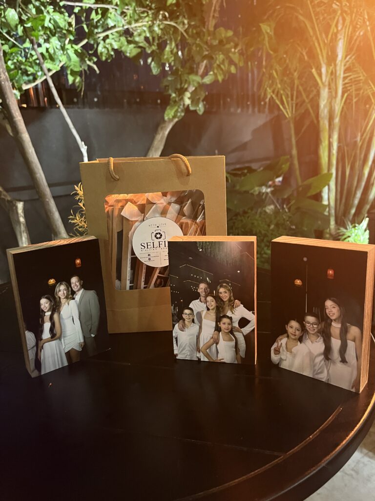 עמדת צילום בלוקים עץ | בלוקים עץ לאירועים