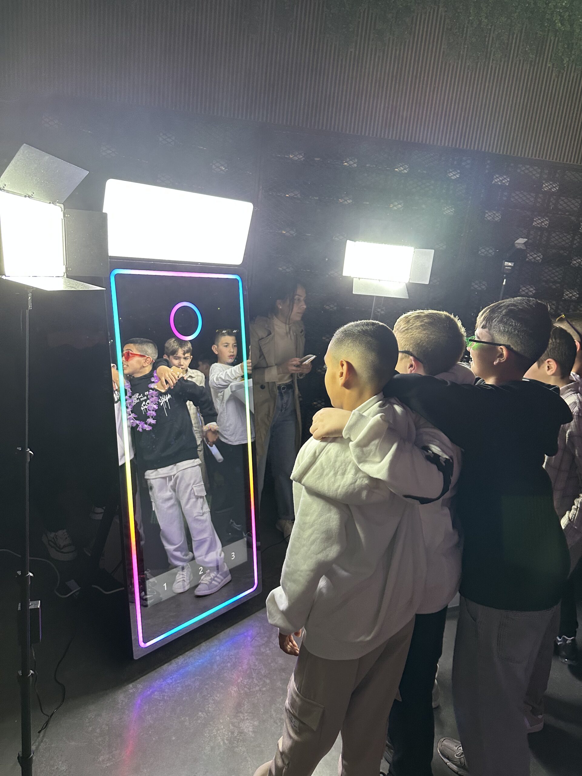 עמדת צילום | מראת סלפי לבר מצווה, לבת מצווה