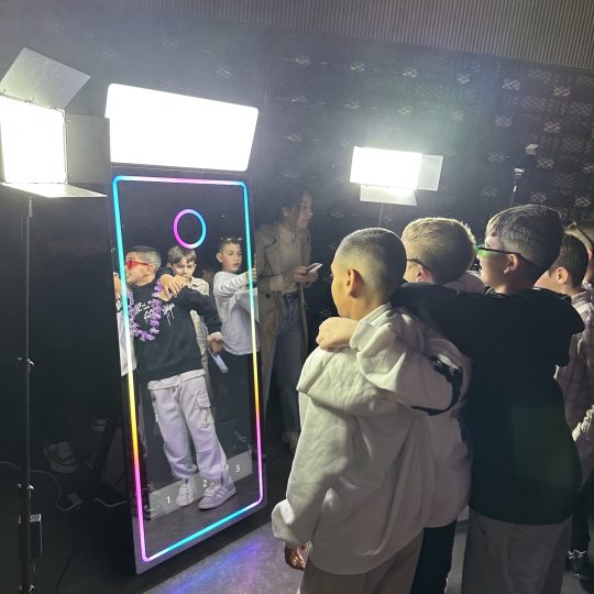 עמדת צילום | מראת סלפי לבר מצווה, לבת מצווה